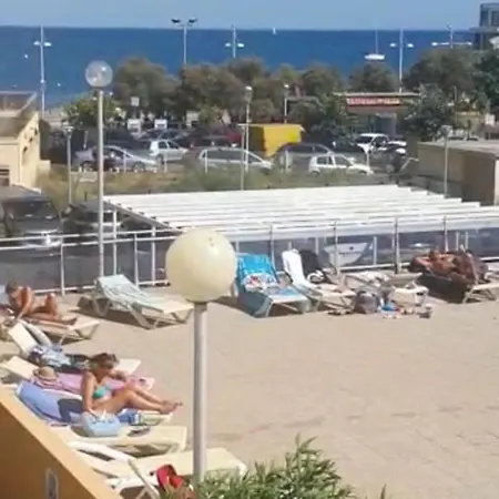 2 Piscines ,50 M De La Apartamento *